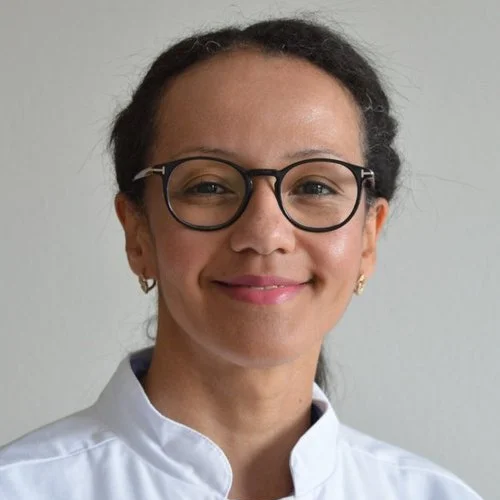 Portraitfoto von Frau Dr. Obaje, Urologie am Neumarkt